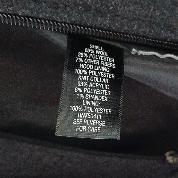 Woman's Coat - Picture 6 of 6